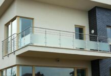 Перила с остеклением на балкон и лоджию