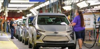 GM инвестирует 4 миллиарда долларов в 3 завода в США для строительства бензина, электромобилей