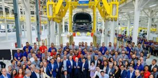 BYD отмечает 14-миллионный рубеж в производстве электромобилей, передав автомобиль главе государства Бразилии