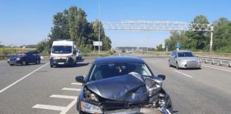 Под Полтавой столкнулись два автомобиля: трех человек госпитализировали