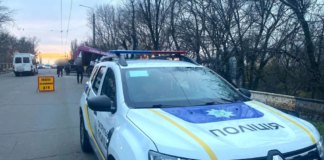 В Кременчуге грузовик столкнулся с автобусом: трех человек госпитализировали (обновлено)