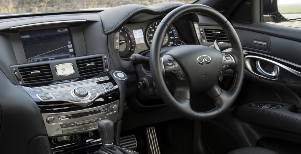 Рестайлинговый Infiniti Q70 начнет продаваться в Европе в конце января 3 5735-1422453767-