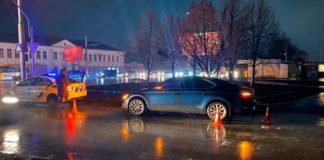 В Полтаве автомобиль сбил двух пешеходок: ищут очевидцев ДТП