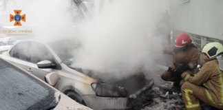 В Полтаве загорелся автомобиль: выясняют причину пожара
