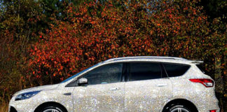 Ford Kuga с кристаллами Swarovski оценили в 1,3 миллиона евро
