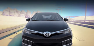 Рестайлинговый седан Toyota Corolla может стать гибридом