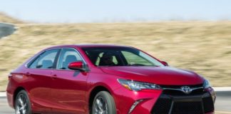 Седан Toyota Camry 2,0L с 6-ступенчатой КПП доступна в Казахстане