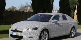 Skoda тестирует новый Superb