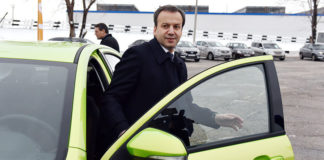 Российский авторынок рухнул в ноябре