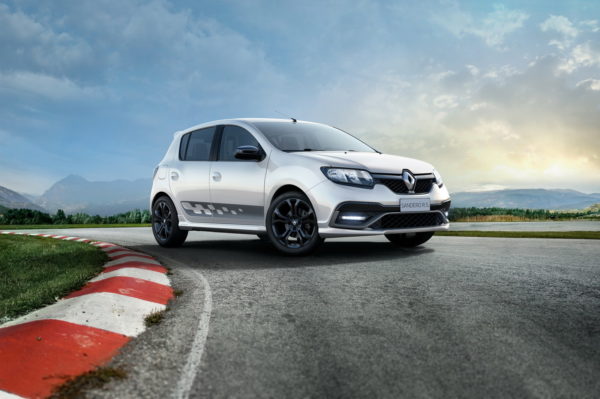Обновленная версия Renault Sandero 1 Рено Сандеро РС