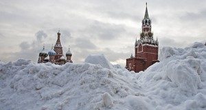 Московских автолюбителей просят не выезжать на дороги