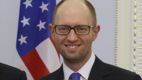 Яценюк защищает национальные интересы