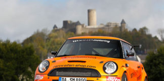 MINI JCW бьет рекорд Нордшляйфе. Пока неофициально.