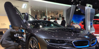Электрический i8 затмил дебютанта 6-й серии на стенде BMW в Детройте Электрический i8 затмил дебютанта 6-й серии на стенде BMW в Детройте