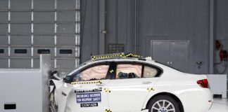 Американский страховой институт дорожной безопасности (IIHS) оценил безопасность BMW 5-й серии как «предельно». Видео краш-теста