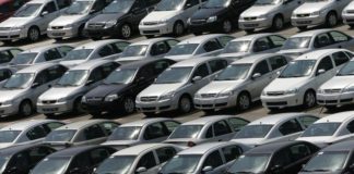 В Украине стремительно дешевеют автомобили