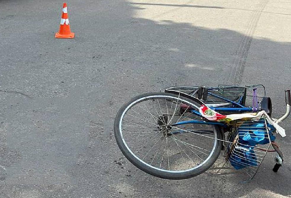 В Гребенке произошло ДТП: пострадала велосипедистка 1 bc0140b8831c485d7341b40f99b1f213
