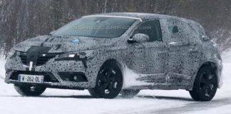 В Сеть утекли фотографии нового поколения Renault Megane
