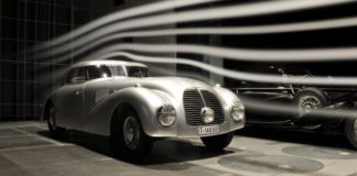Mercedes-Benz анонсировала раритетные экспонаты автосалона Retromobile-2015