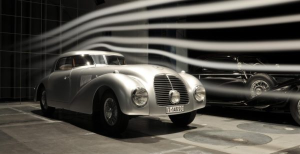 mercedes-benz-anonsirovala-raritetnye-eksponaty-avtosalona-retromobile-2015