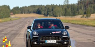 Porsche Macan провалил «лосиный тест» (Видео)