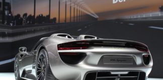 Porsche продает последние модели 918 Spyder
