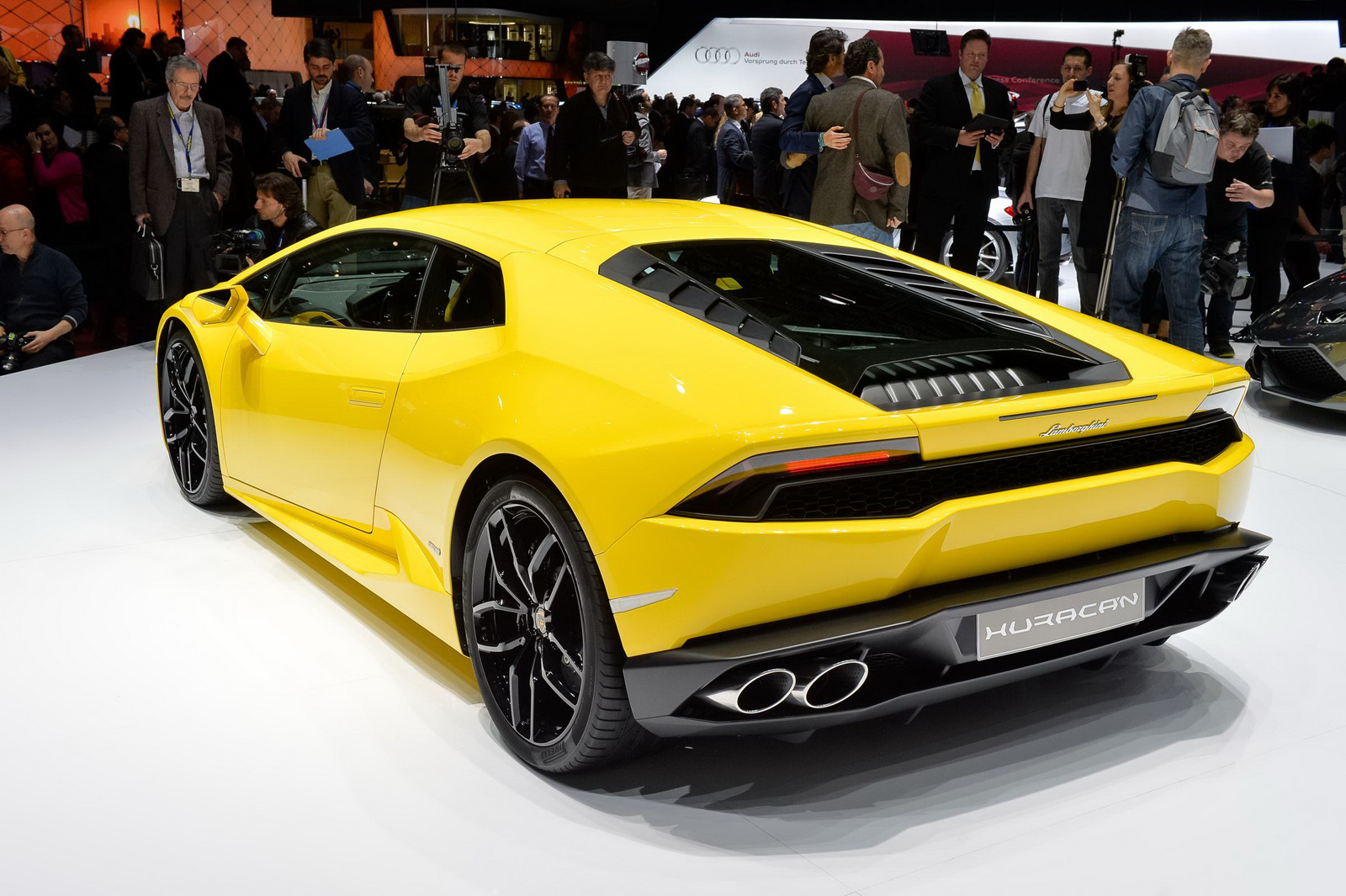 Lamborghini замахнулся на рекорд продаж 1 qqqwq