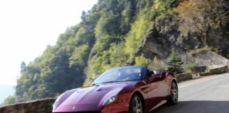 Ferrari California T на горных серпантинах Монако