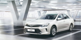 Обновленная Toyota Camry доступна для украинцев с 426 000 грн