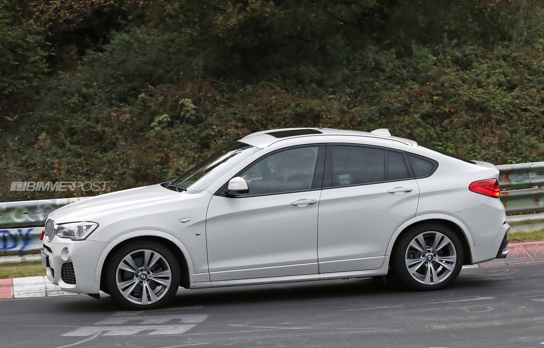 Новый кроссовер BMW X4 M40i сфотографировали без камуфляжа 3 wew