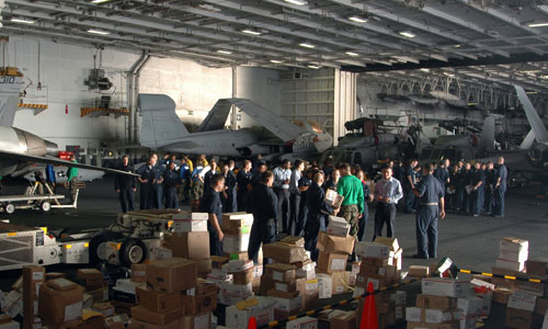 Под верхней палубой авианосца