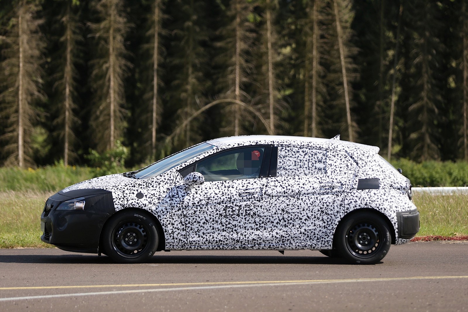 Opel тестирует новую ASTRA 2016 4 ??????????????????????????